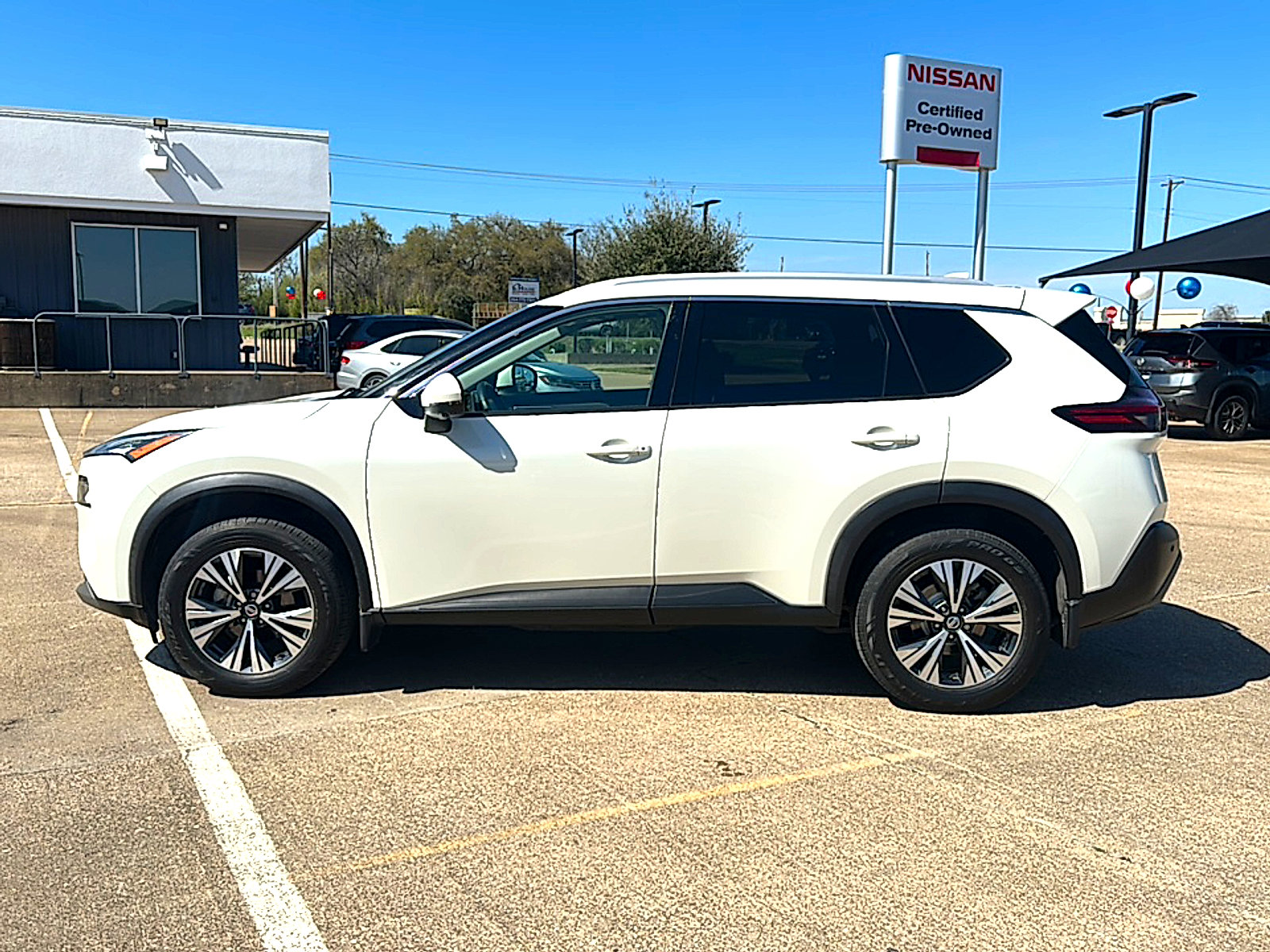 Used 2021 Nissan Rogue SV w/ Premium Package image 5