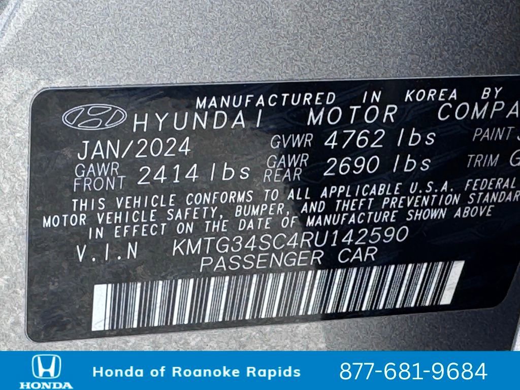 Used 2024 Genesis G70 2.5T image 41