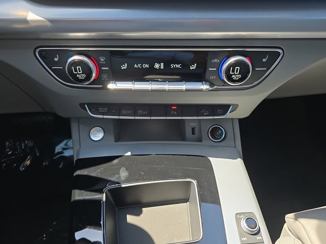 Used 2024 Audi Q5 2.0T Premium w/ Summer of Audi Package AWD/4WD image 27