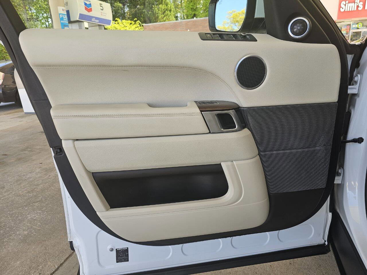 Used 2014 Land Rover Range Rover Sport HSE image 25