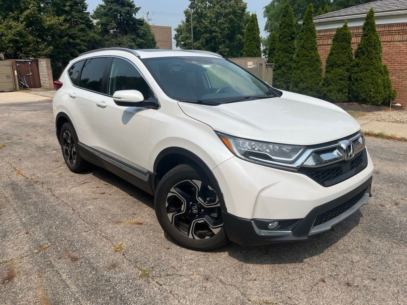 Used 2019 Honda CR-V Touring image 4