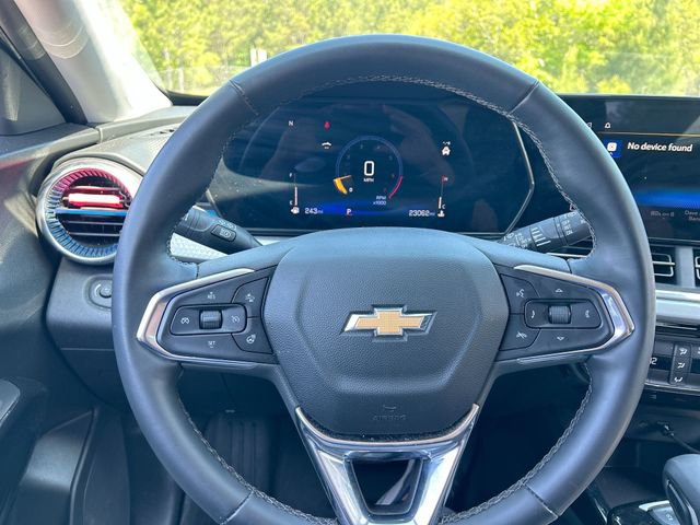 Used 2024 Chevrolet Trax LT w/ Driver Confidence Package FWD image 18