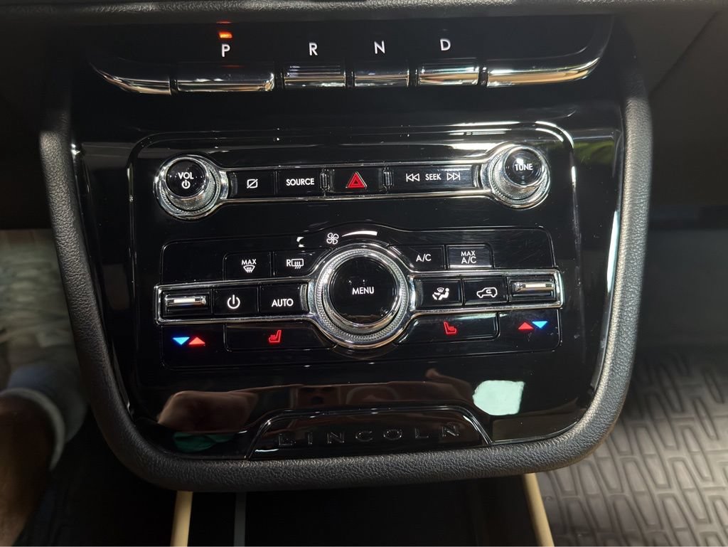 Used 2021 Lincoln Corsair Reserve AWD/4WD image 13