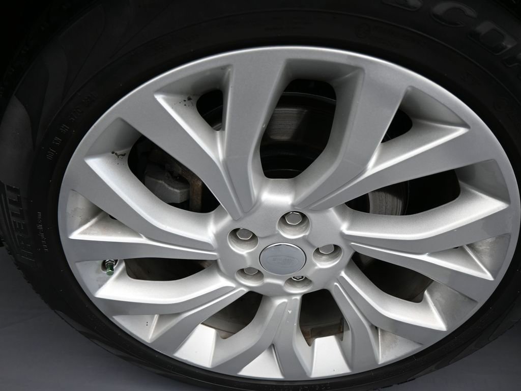 Used 2020 Land Rover Range Rover HSE image 46