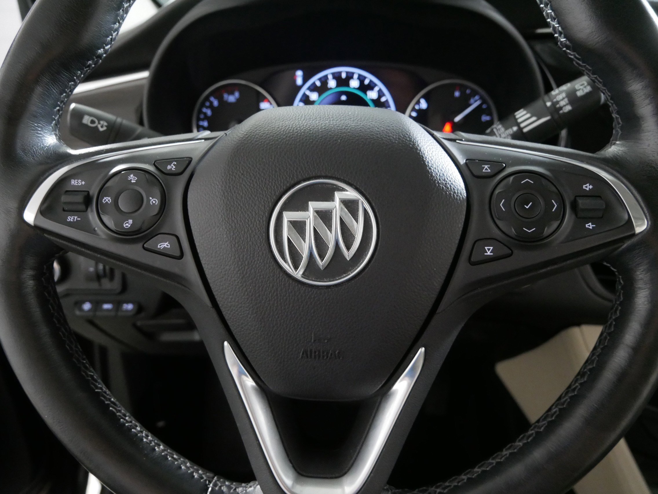 Used 2020 Buick Envision Premium w/ Driver Confidence Package image 25