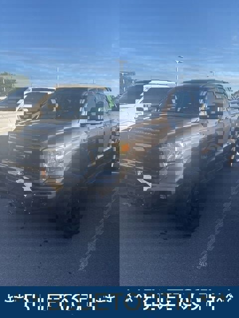 Used 2015 Toyota Tundra SR5 w/ SR5 Upgrade Package image 3