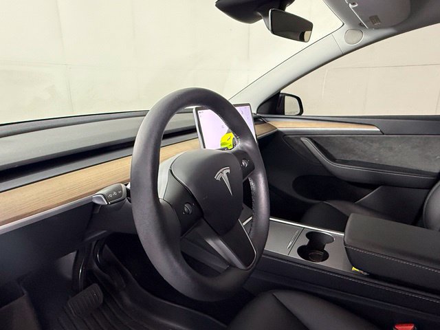 Used 2024 Tesla Model Y Long Range RWD image 18