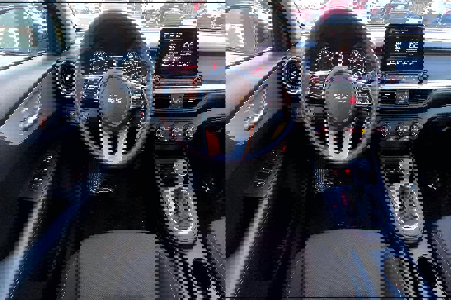 Used 2024 Kia Forte LXS image 6