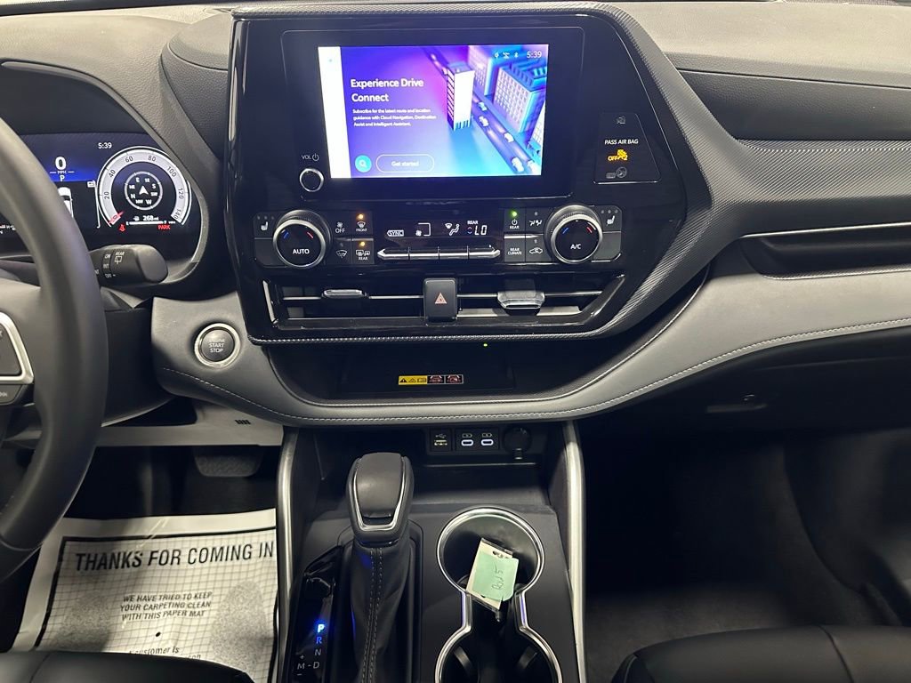 Used 2025 Toyota Highlander XSE image 24