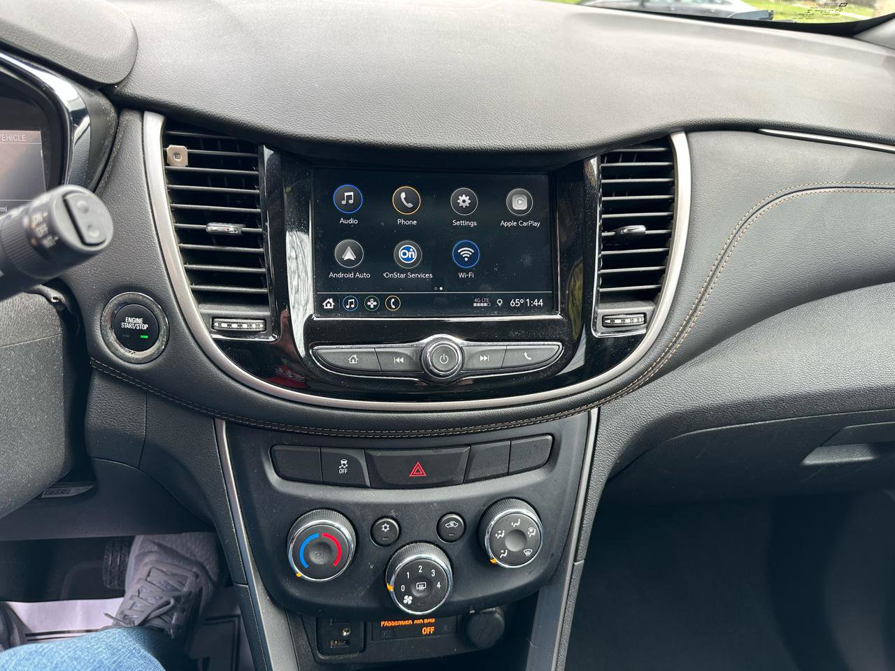 Used 2019 Chevrolet Trax LT w/ LT Convenience Package FWD image 17