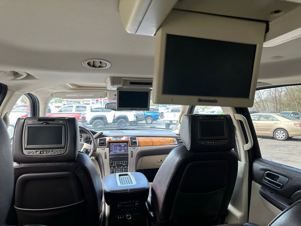 Used 2014 Cadillac Escalade ESV Platinum AWD/4WD image 41