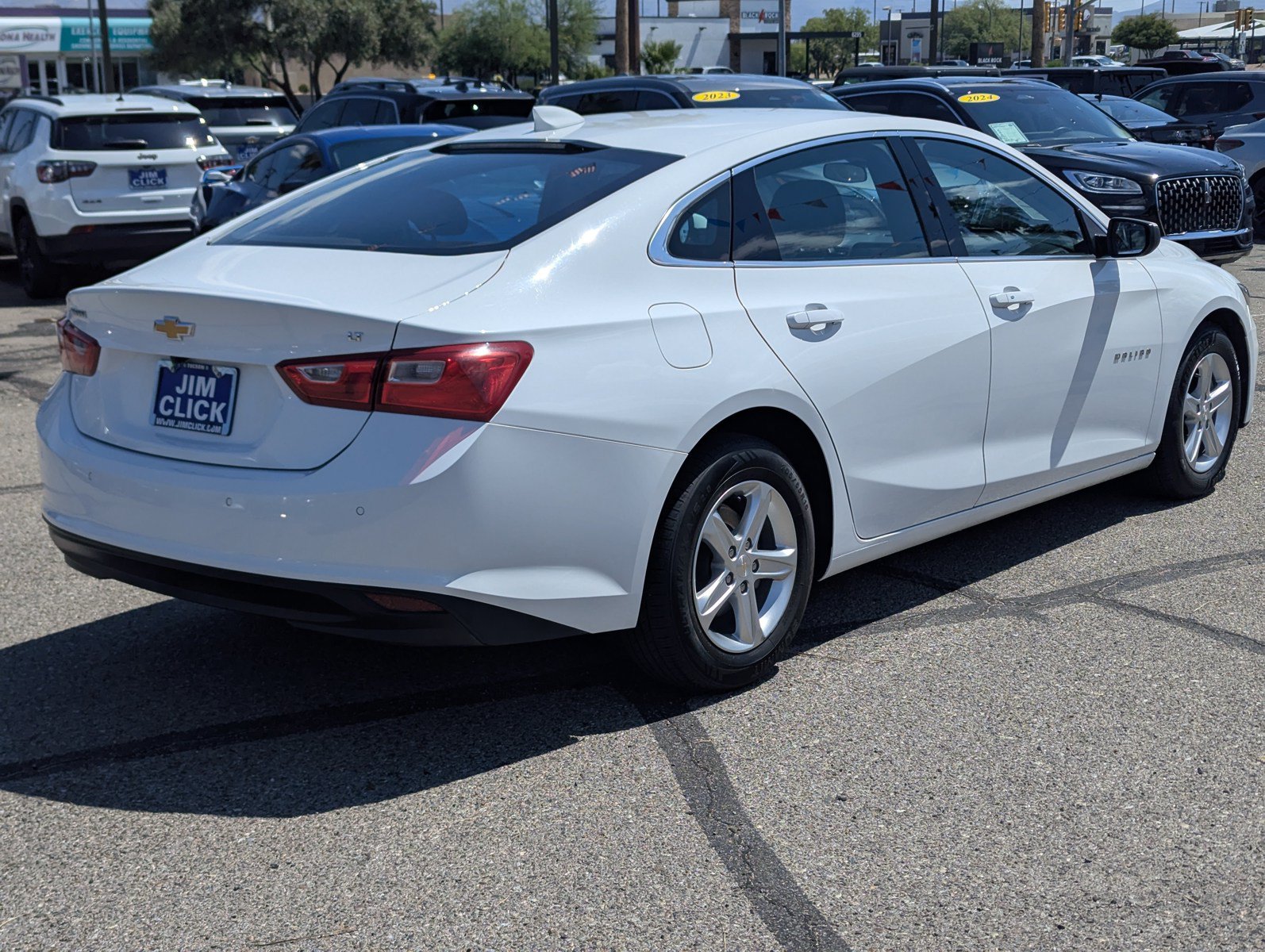 Used 2024 Chevrolet Malibu LT FWD image 2