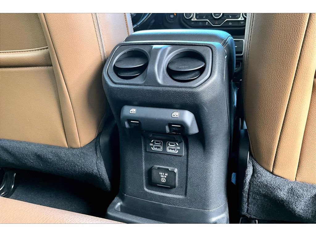 Used 2022 Jeep Wrangler Unlimited Sahara w/ Cold Weather Group AWD/4WD image 13
