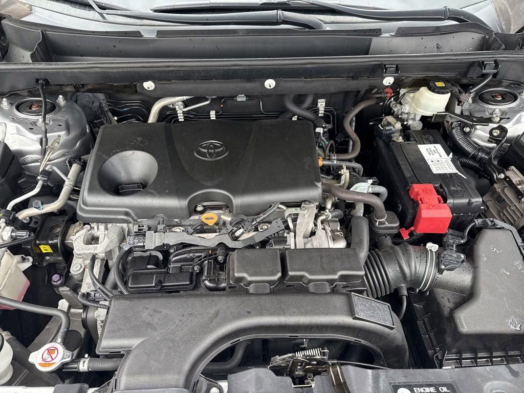 Used 2020 Toyota RAV4 XLE image 12