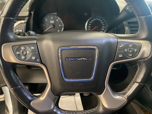 Certified 2019 GMC Yukon XL Denali w/ Denali Ultimate Package AWD/4WD image 15