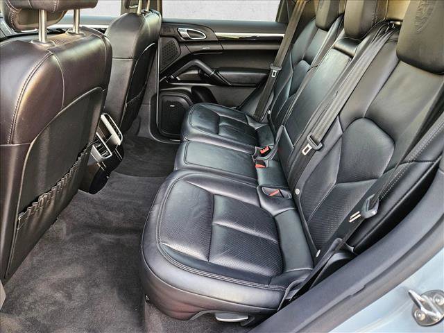 Used 2017 Porsche Cayenne Platinum Edition image 19