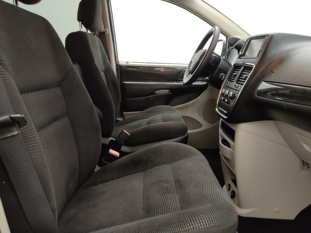 Used 2020 Dodge Grand Caravan SE FWD image 21