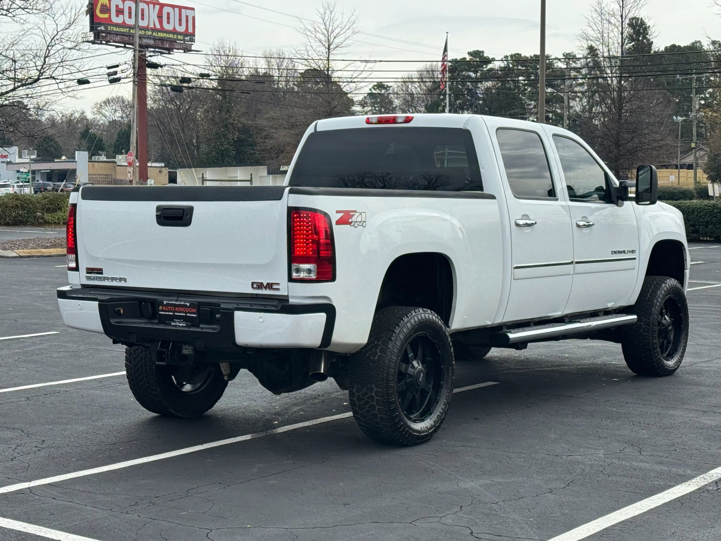 Used 2014 GMC Sierra 2500 Denali w/ Suspension Package, Off-Road image 6