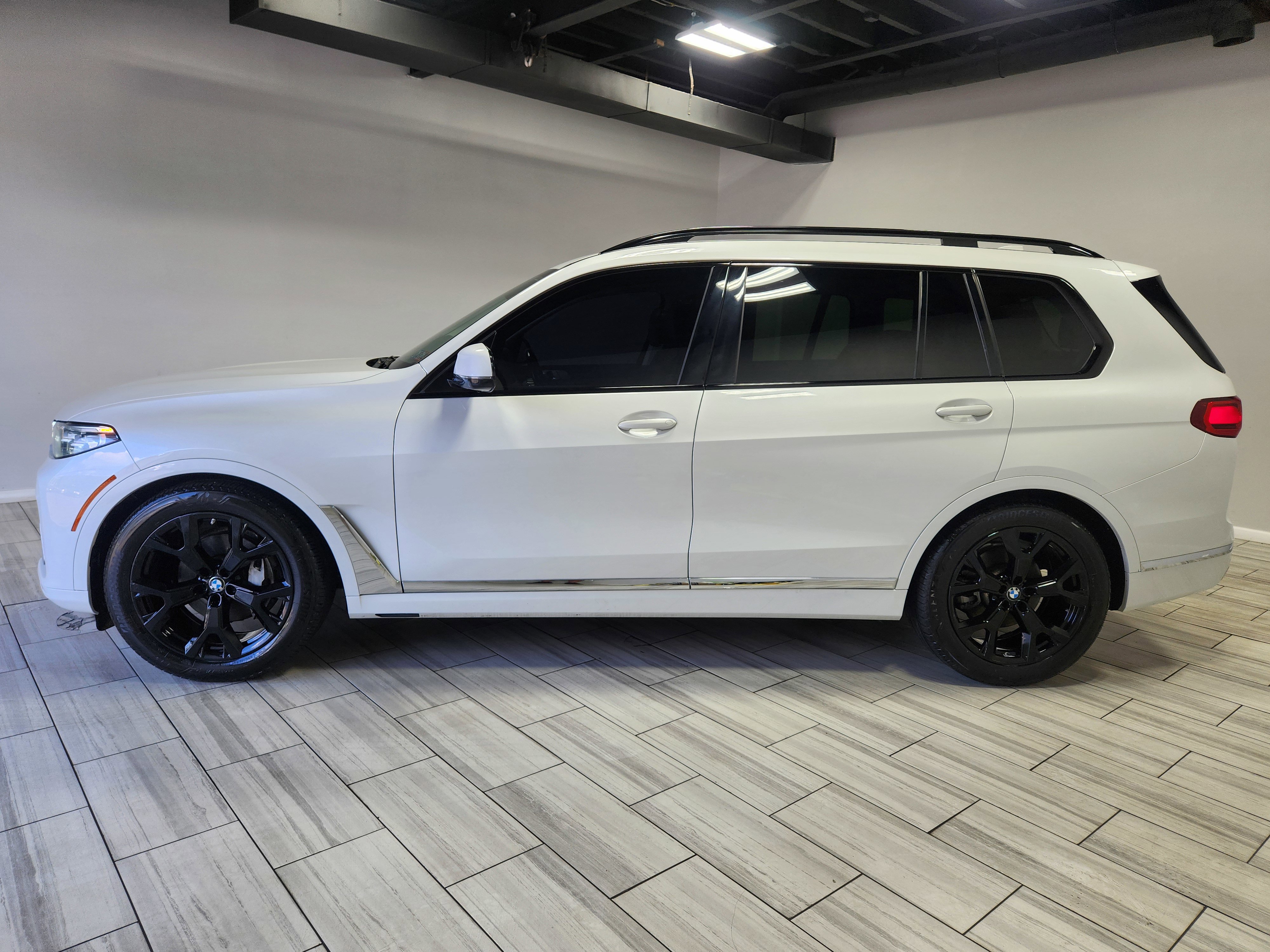 Used 2020 BMW X7 xDrive40i w/ Premium Package image 2