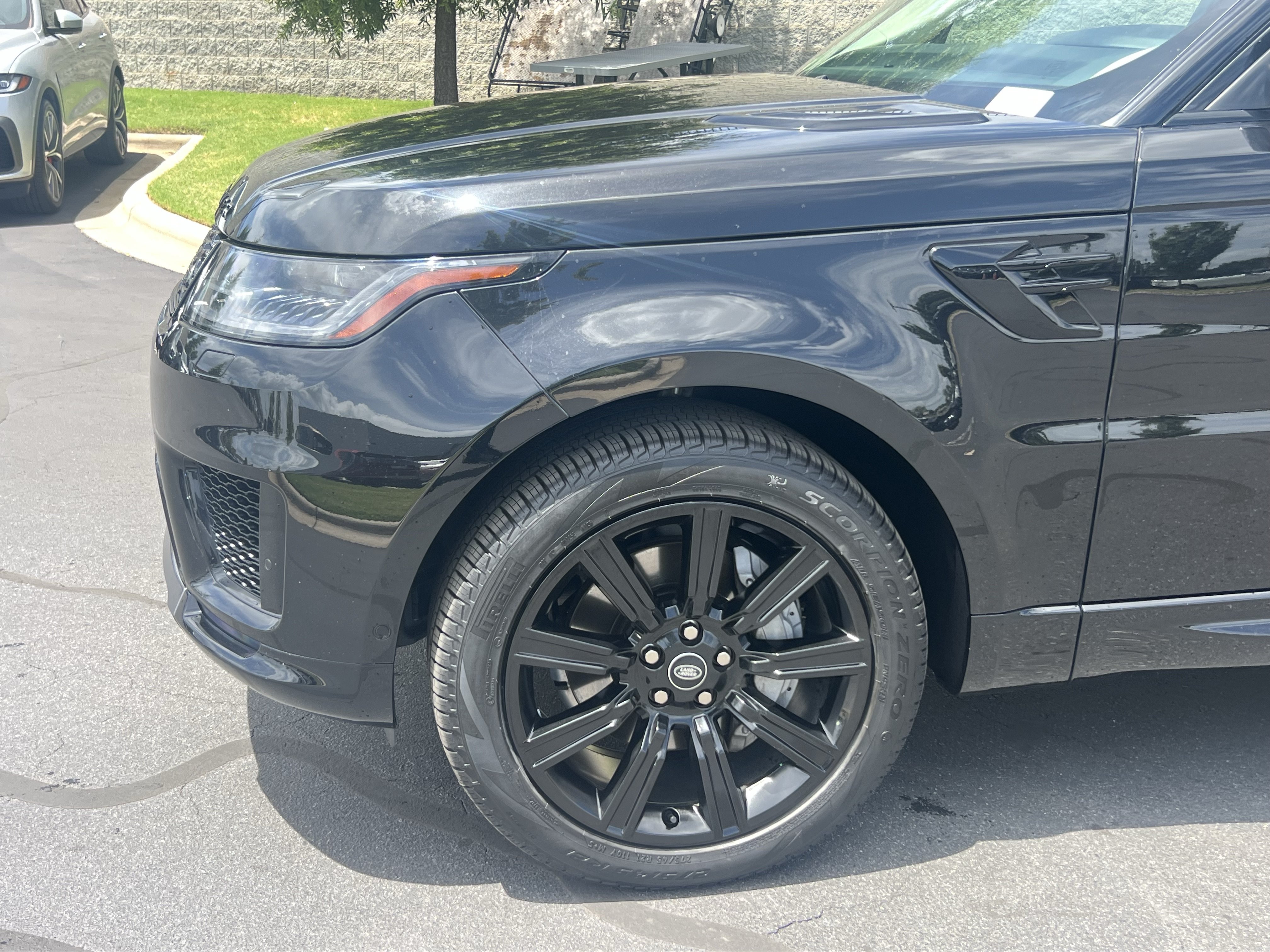 Used 2022 Land Rover Range Rover Sport HSE Silver Edition AWD/4WD image 13
