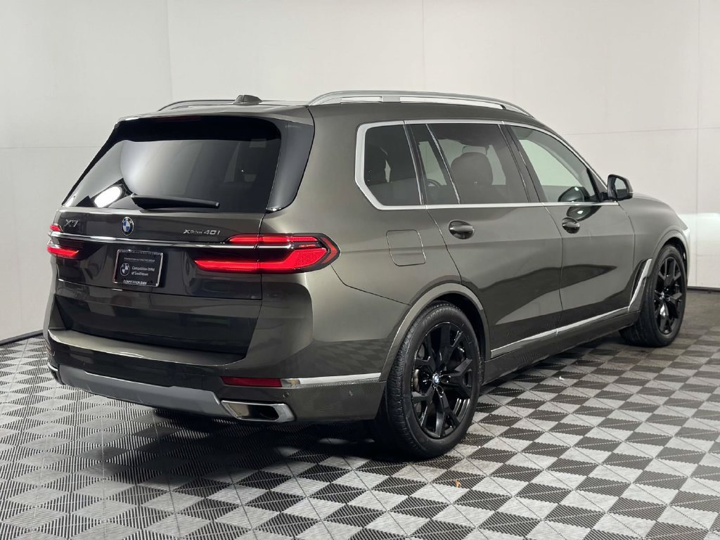 Used 2024 BMW X7 xDrive40i w/ Premium Package AWD/4WD image 10