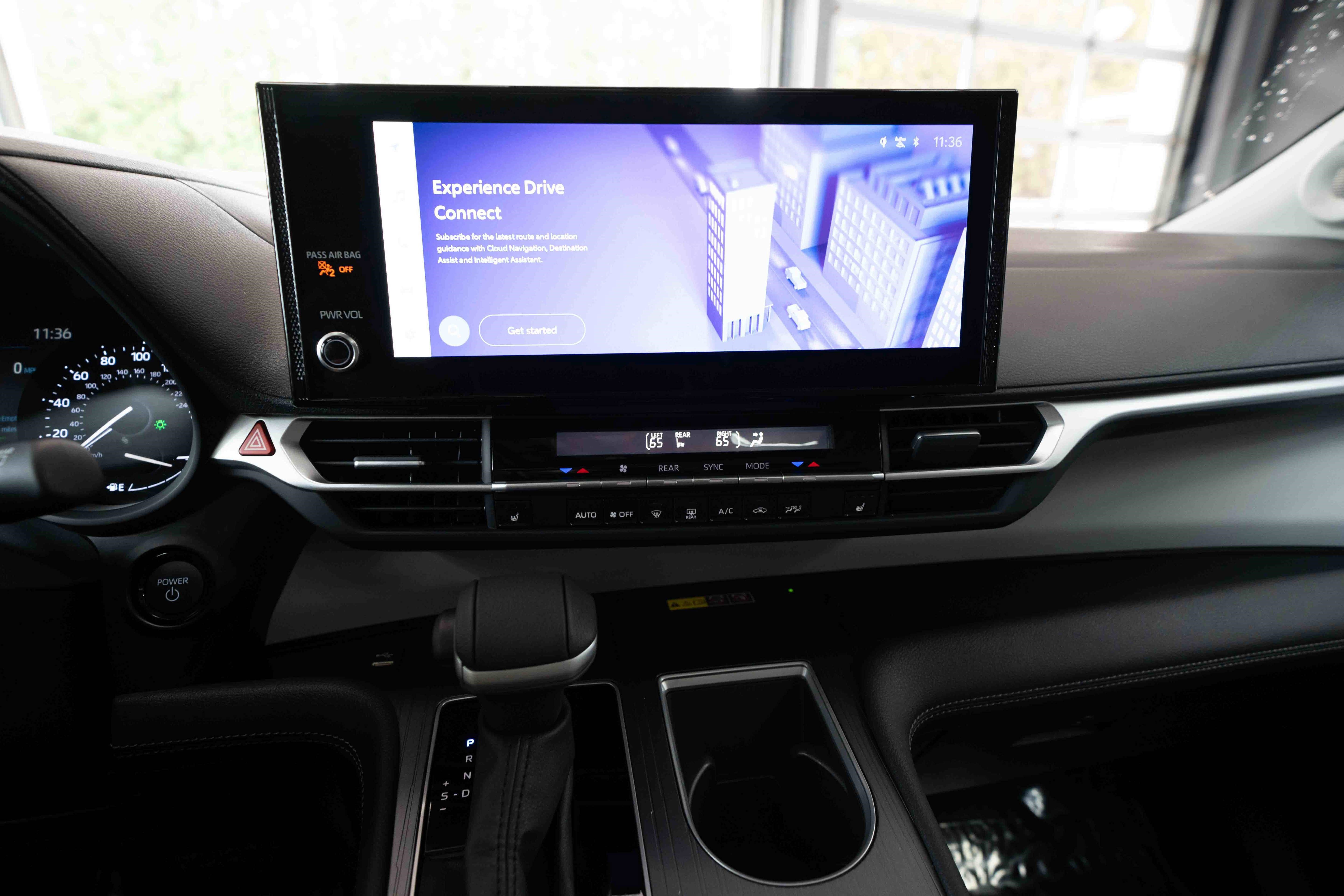 Used 2025 Toyota Sienna XLE w/ XLE Plus Package AWD/4WD image 17