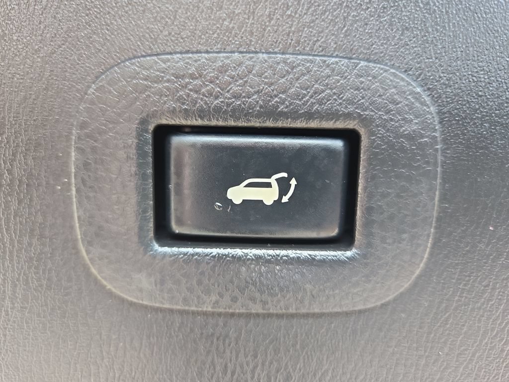 Used 2017 Nissan Armada SV w/ Driver Package RWD image 35