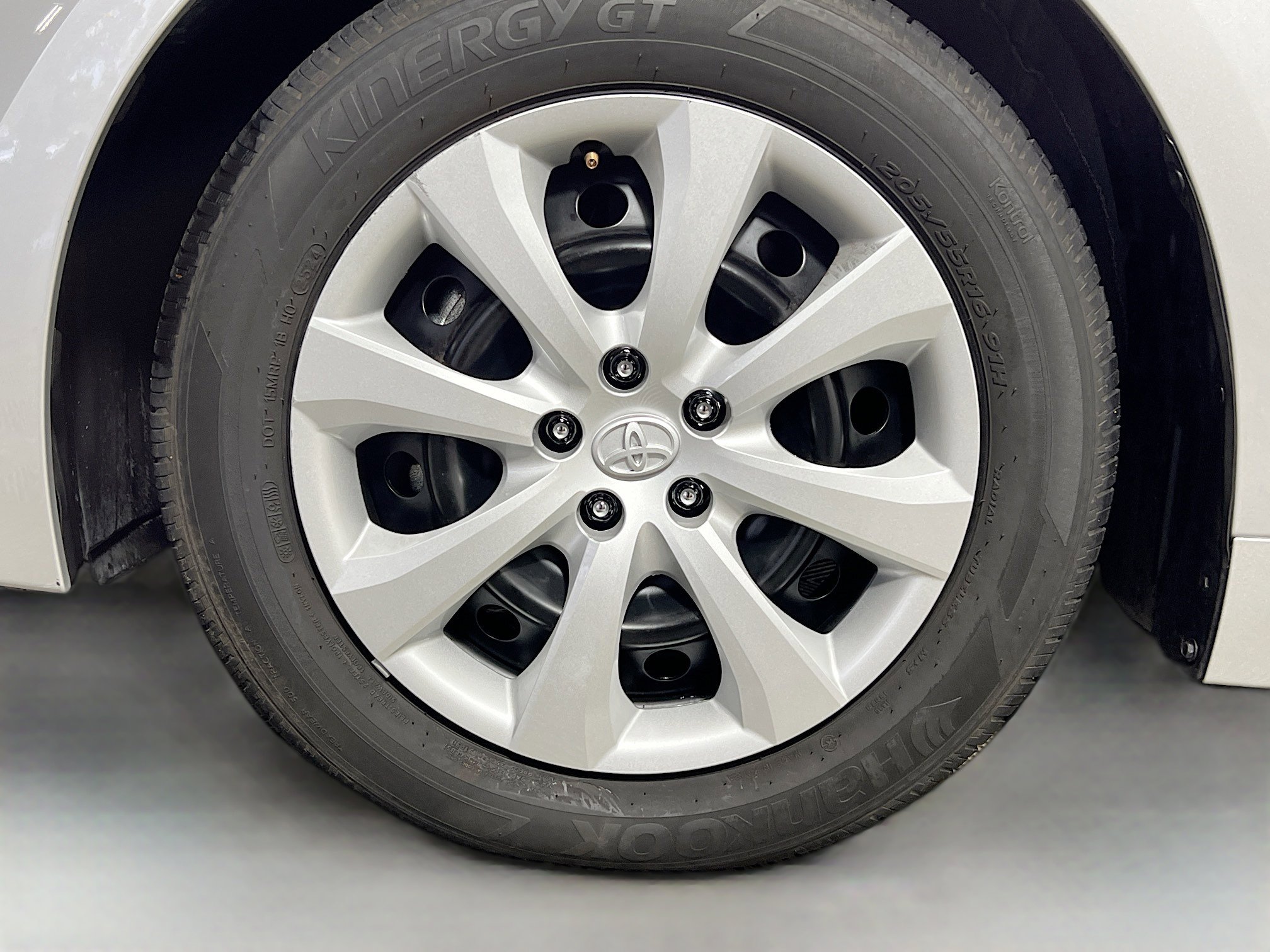 Used 2024 Toyota Corolla LE image 14