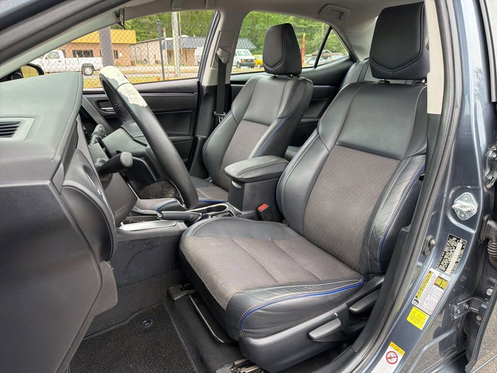 Used 2017 Toyota Corolla SE w/ Carpet Mat Package (TMS) FWD image 18