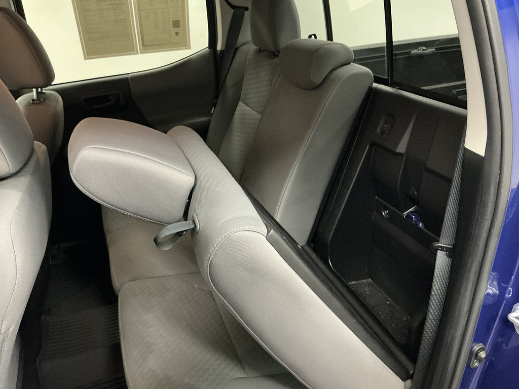 Used 2022 Toyota Tacoma SR5 w/ Black Out Package (TMS) AWD/4WD image 25