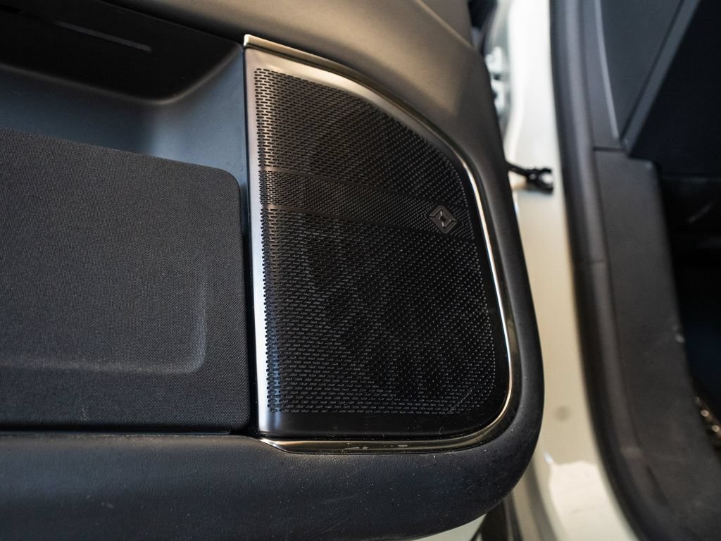 Used 2025 Rivian R1S Premium Dual AWD/4WD image 21