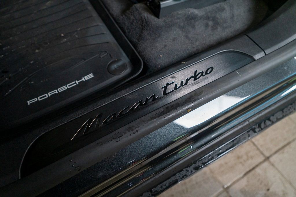 New 2025 Porsche Macan Turbo Electric AWD/4WD image 26