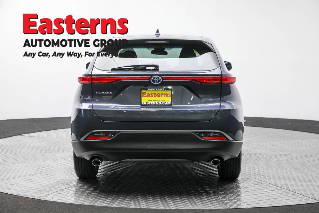 Used 2024 Toyota Venza LE image 6