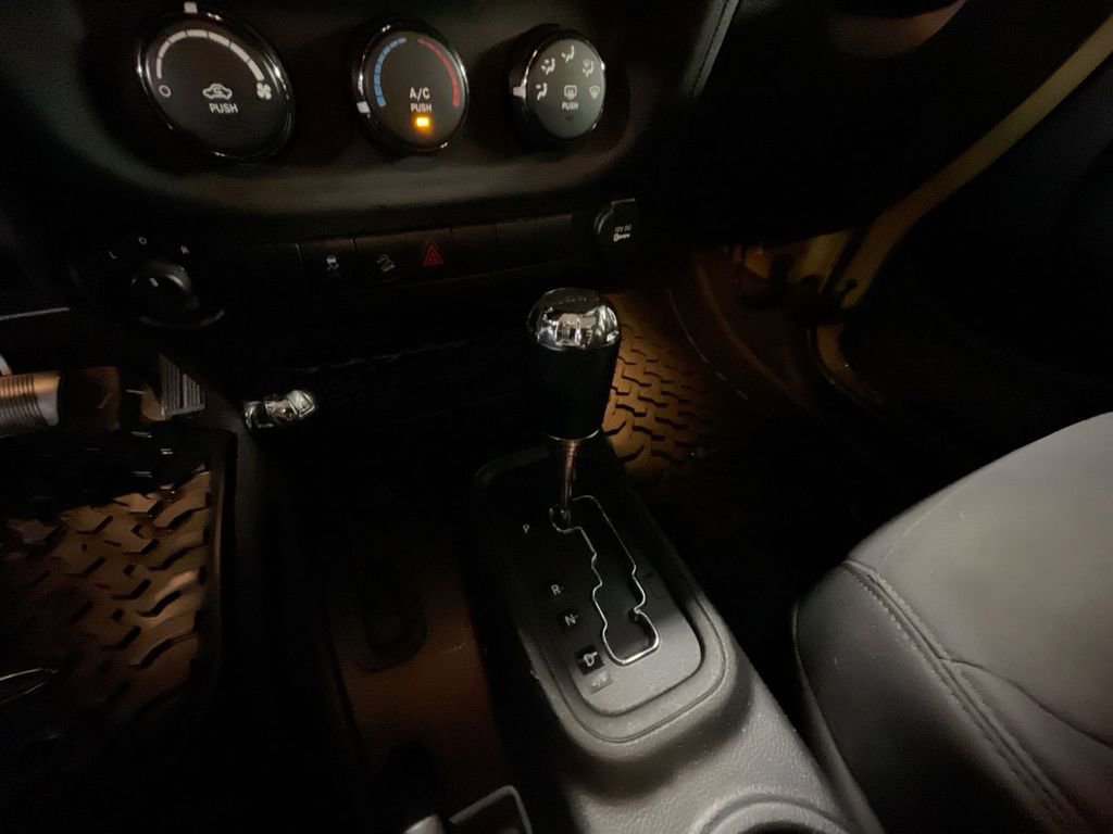 Used 2013 Jeep Wrangler Unlimited Sport image 14