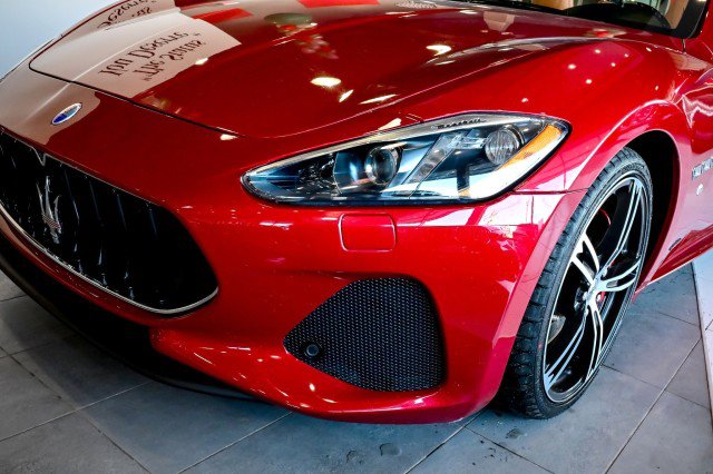 Used 2018 Maserati GranTurismo Convertible image 11