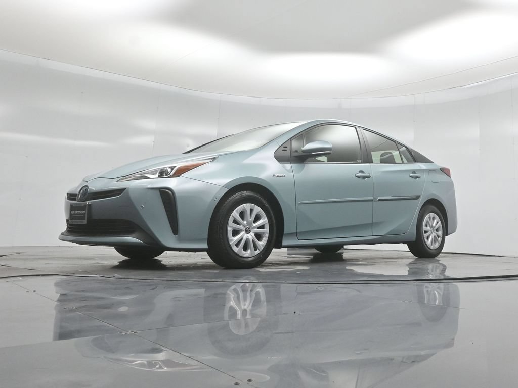 Used 2021 Toyota Prius LE FWD image 40
