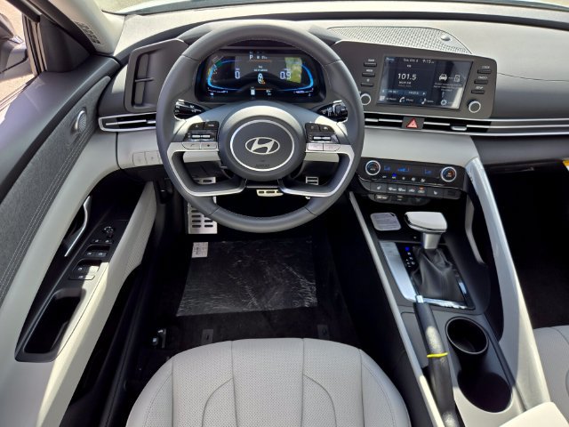 New 2026 Hyundai Elantra SEL Sport FWD image 7