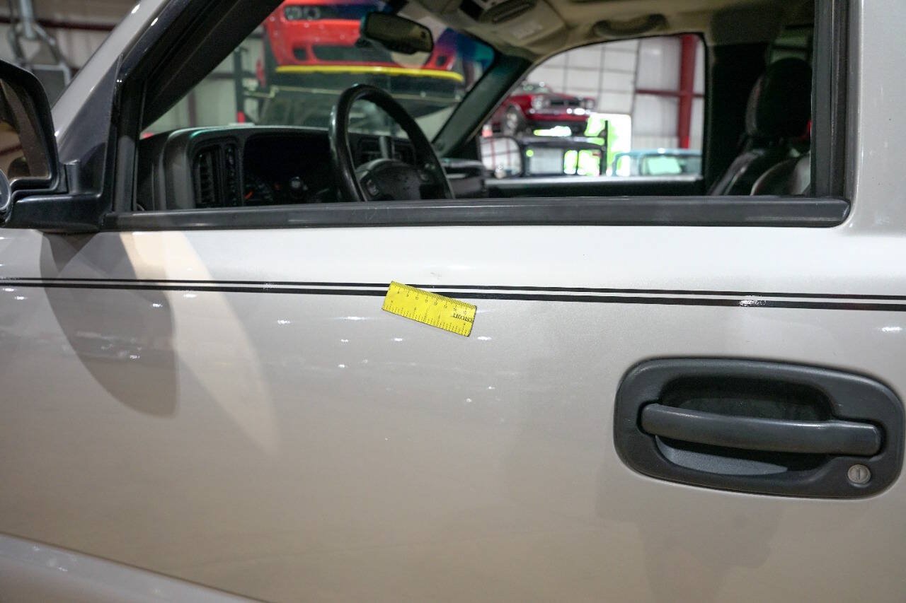 Used 2006 Chevrolet Silverado 1500 LT w/ Onstar Plus Package AWD/4WD image 28