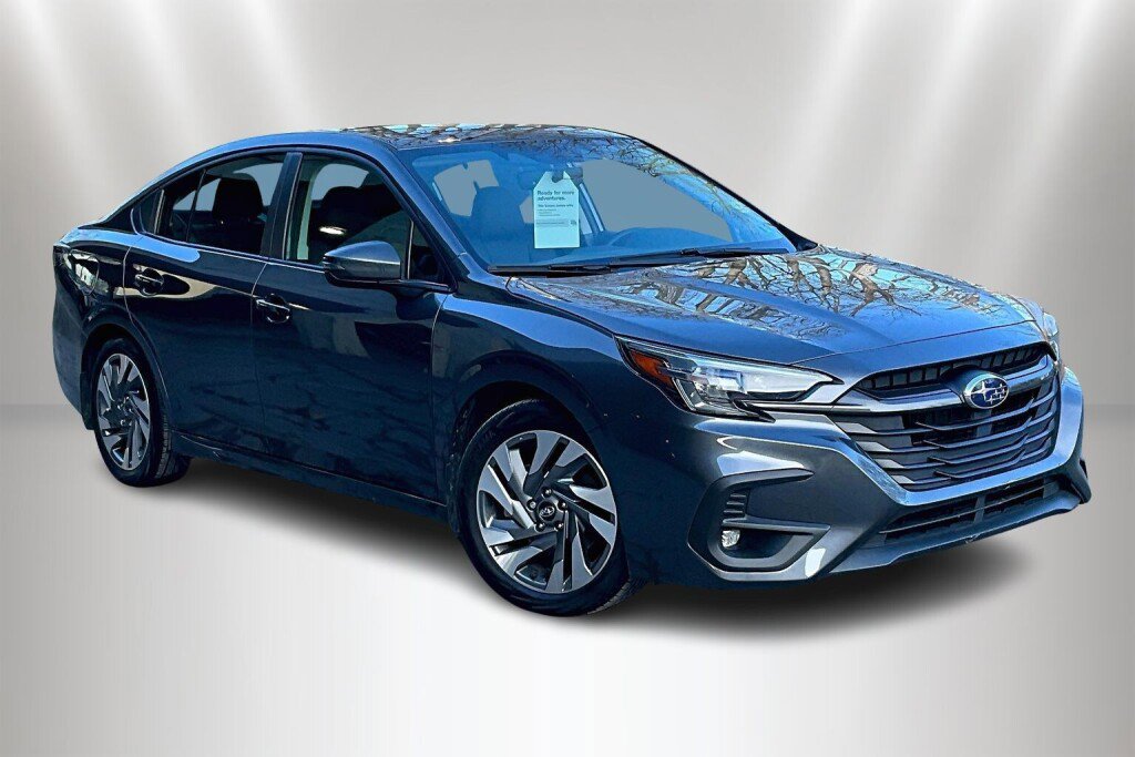Used 2025 Subaru Legacy Limited AWD/4WD image 1