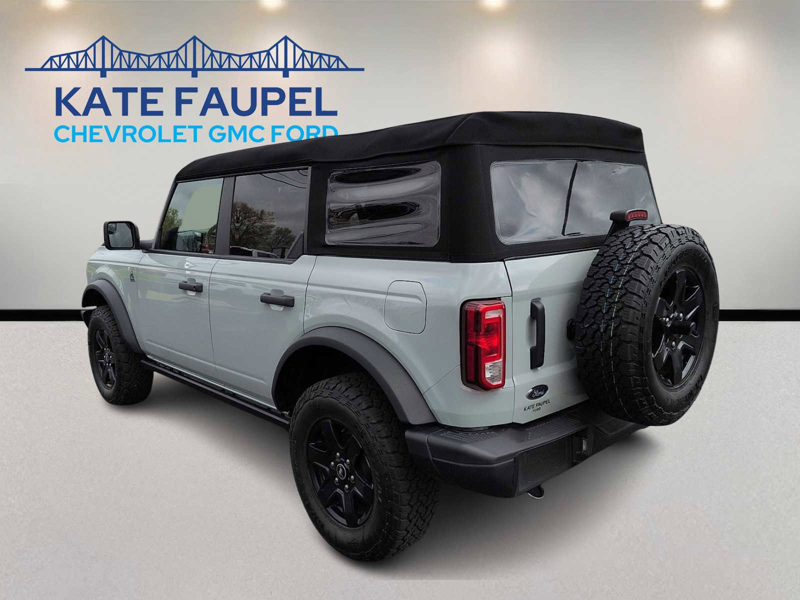 Used 2024 Ford Bronco Black Diamond image 5