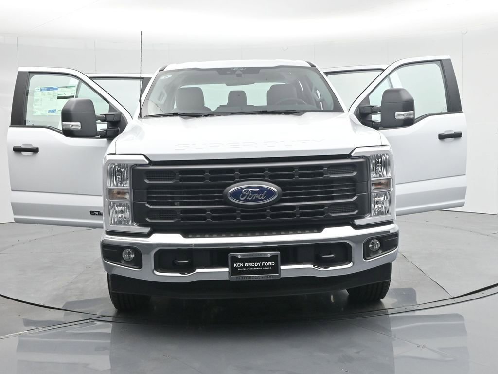 New 2026 Ford F350 XL w/ XL Chrome Package image 32