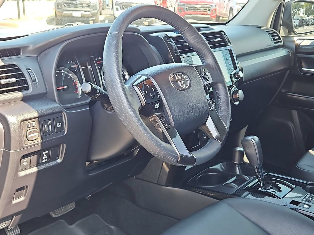 Used 2021 Toyota 4Runner Venture w/ Moonroof Package AWD/4WD image 10