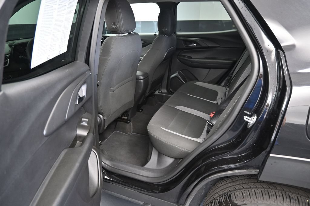 Used 2025 Chevrolet TrailBlazer LT AWD/4WD image 16