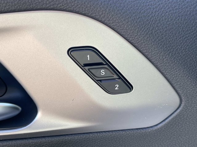 New 2027 Chrysler Pacifica Limited FWD image 24