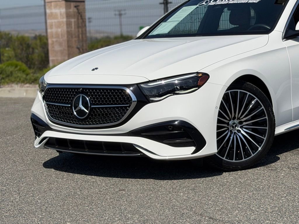 Used 2024 Mercedes-Benz E 350 4MATIC Sedan image 3