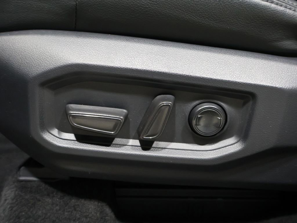 Used 2024 Toyota Tundra Limited image 13