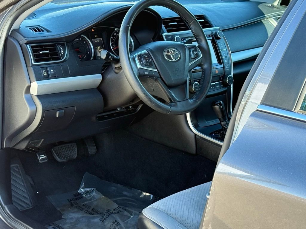 Used 2017 Toyota Camry XSE image 8
