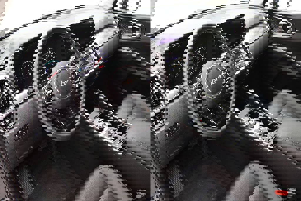 Used 2023 Kia Sorento EX image 14