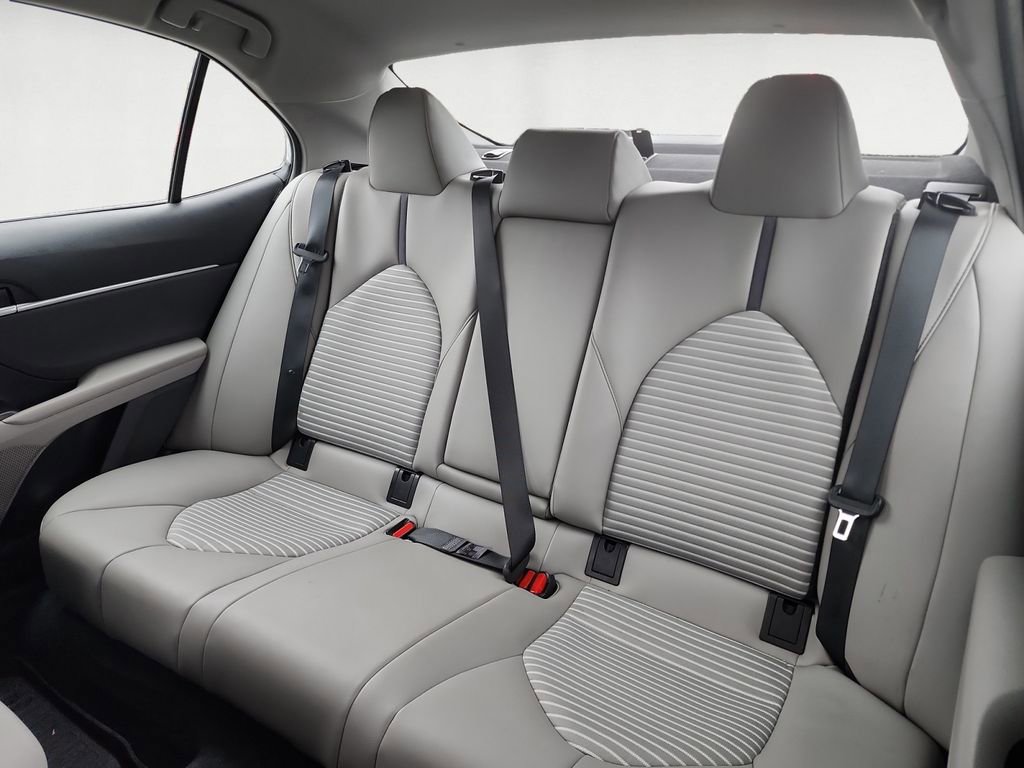 Used 2023 Toyota Camry SE image 13
