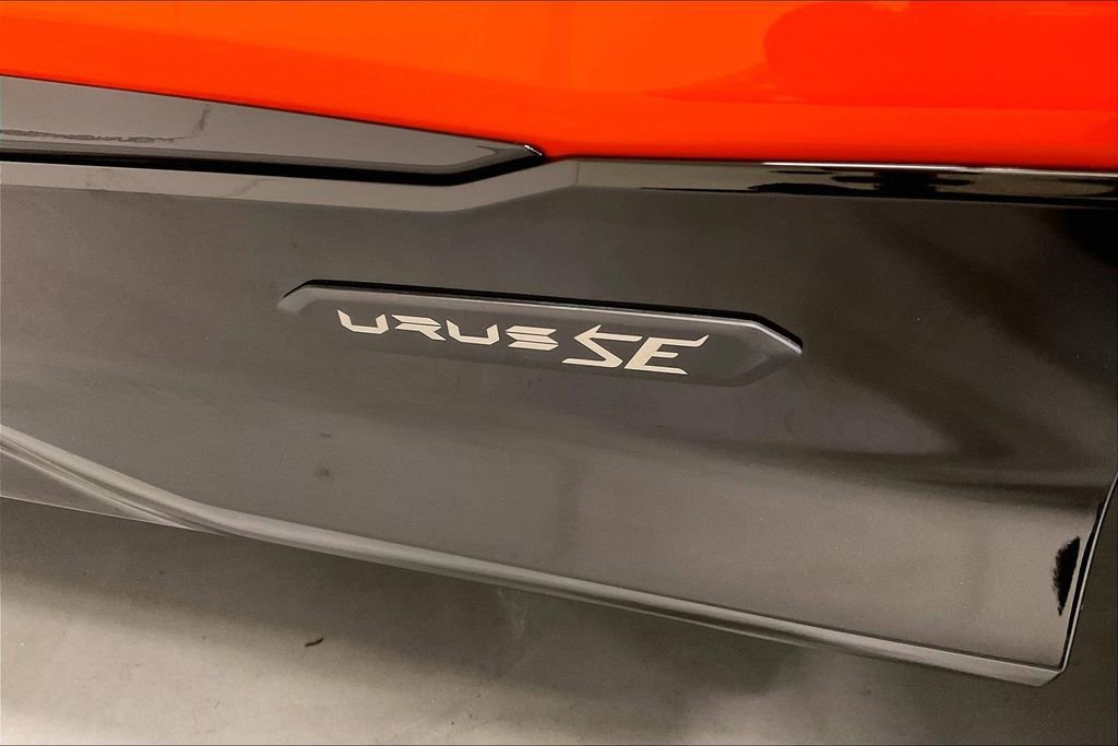 Used 2025 Lamborghini Urus SE image 18